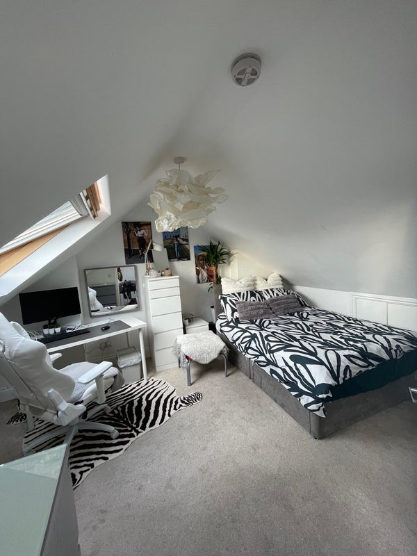 Room Sangley Road in Greater London