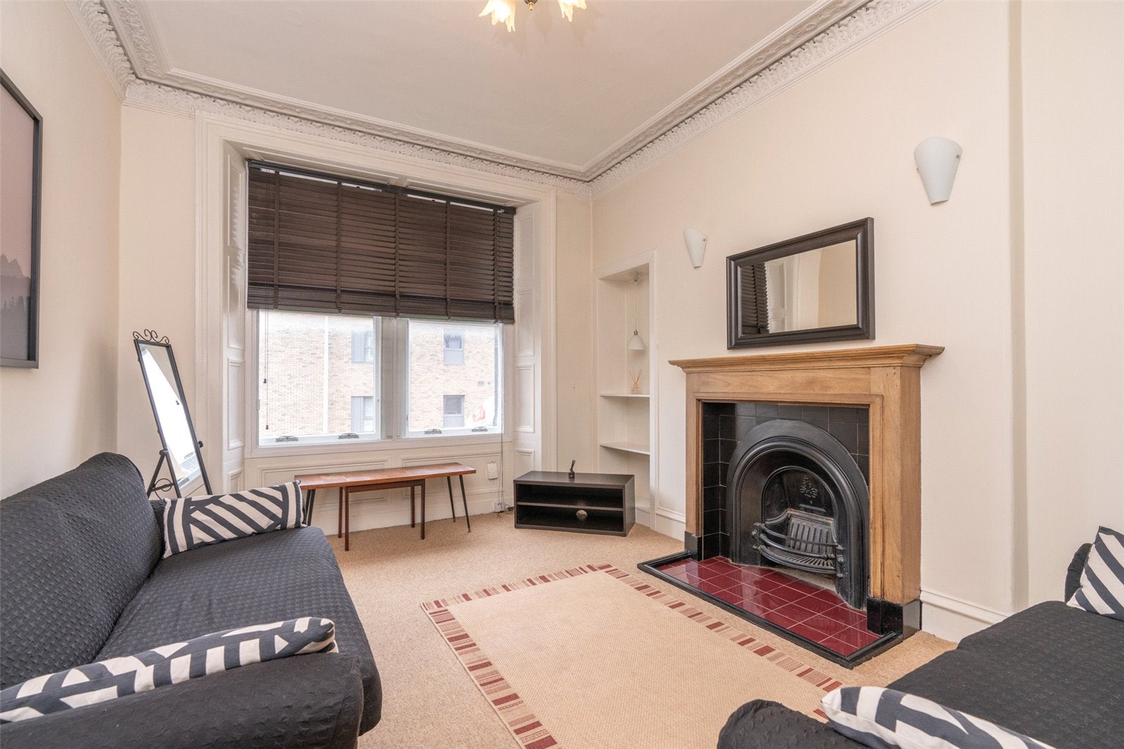 Flat Ardmillan Terrace in City of Edinburgh