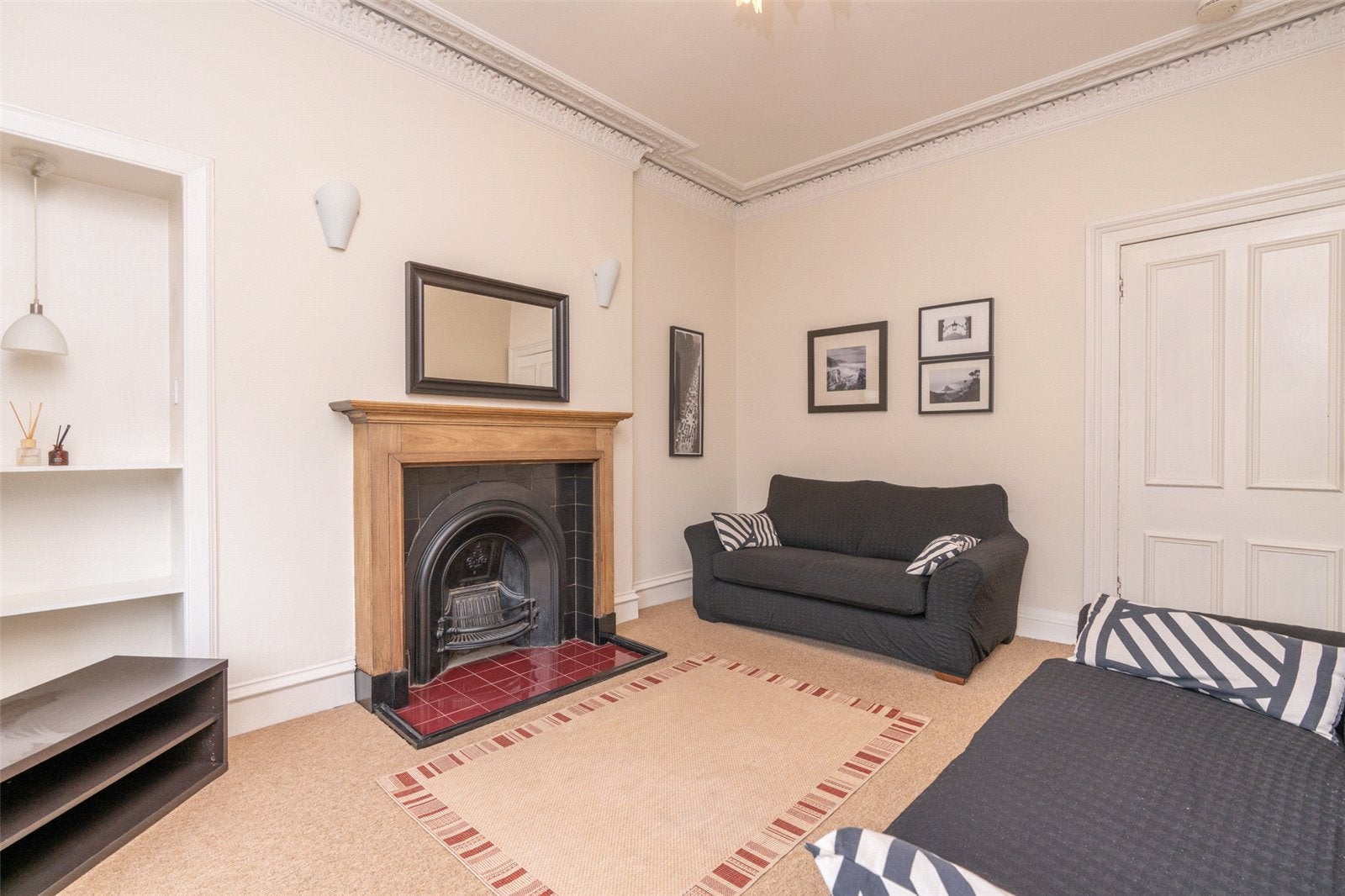 Flat Ardmillan Terrace in City of Edinburgh