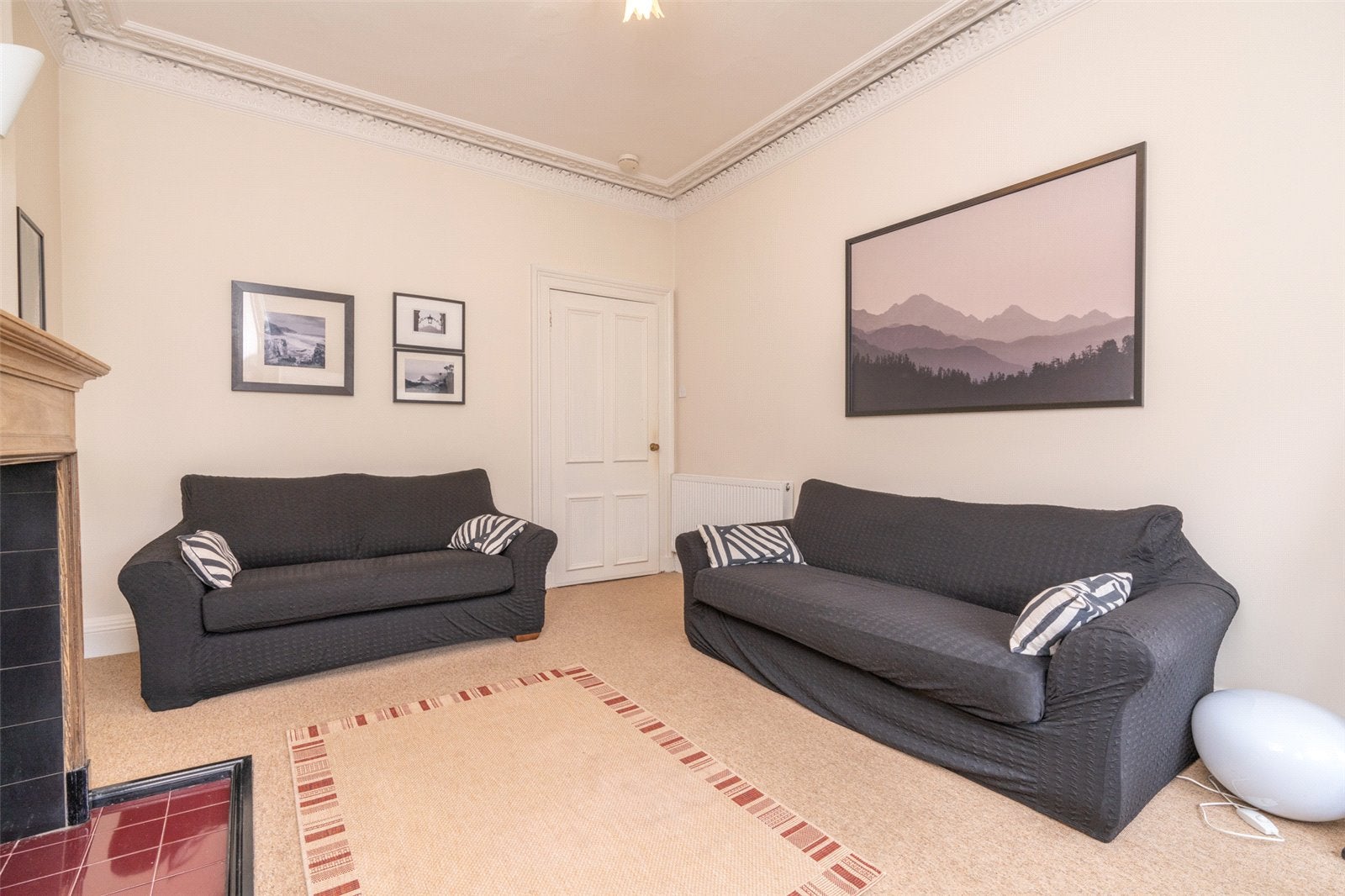 Flat Ardmillan Terrace in City of Edinburgh