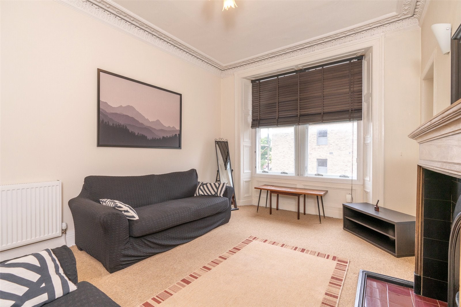 Flat Ardmillan Terrace in City of Edinburgh