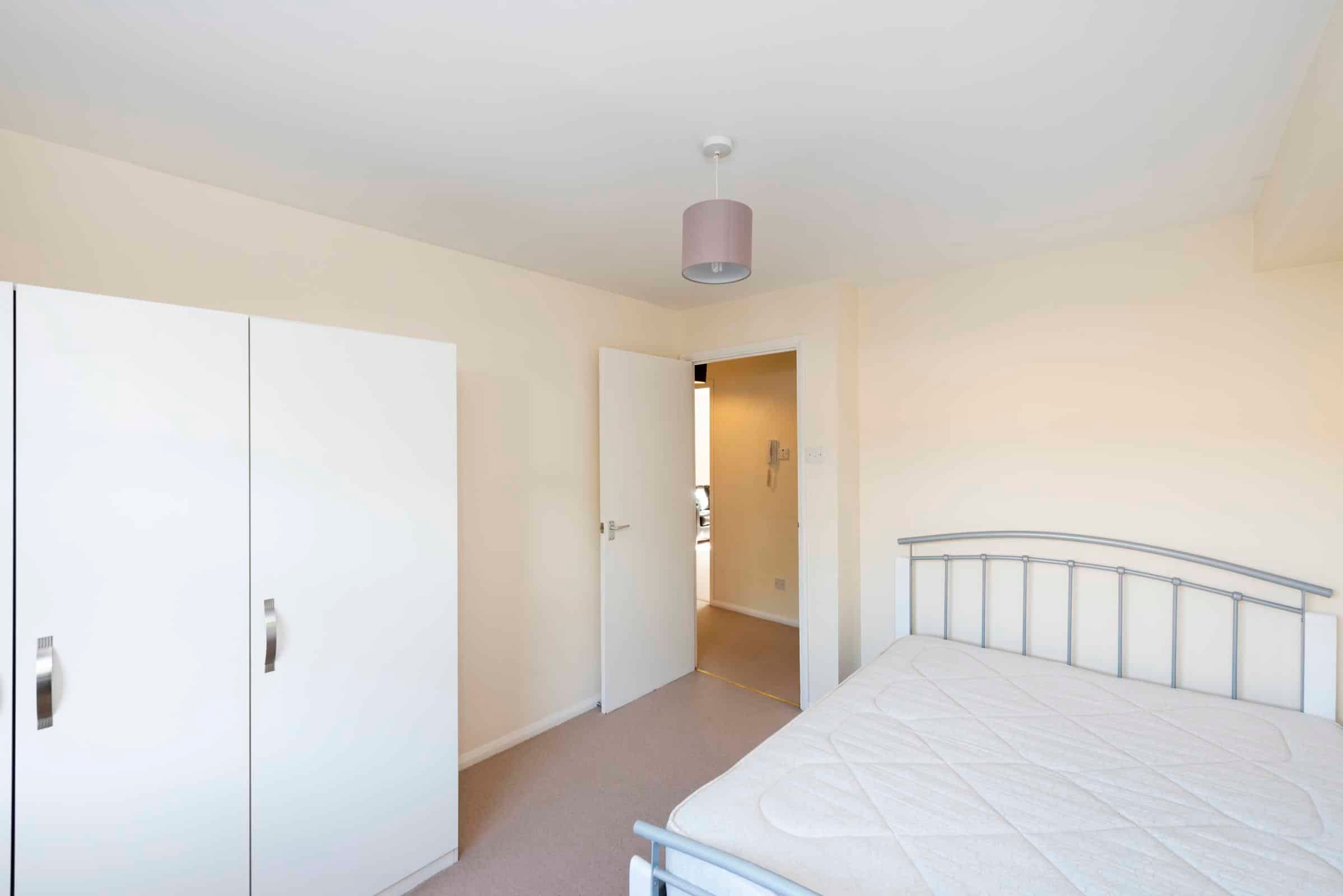 Flat Henry Doulton Drive in Greater London