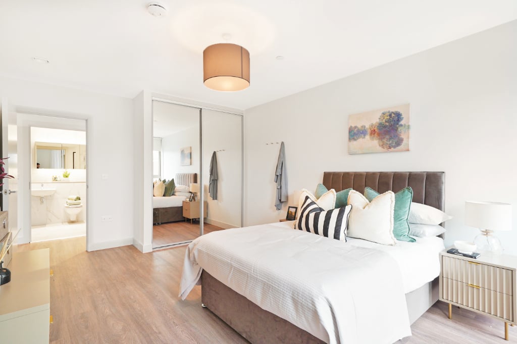 Flat Randalls Way in Mole Valley