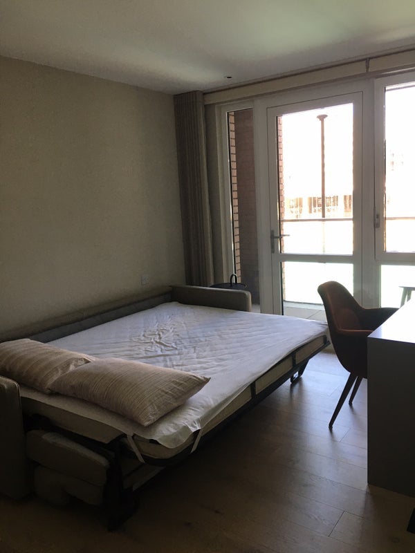 Room Devan Grove in Greater London