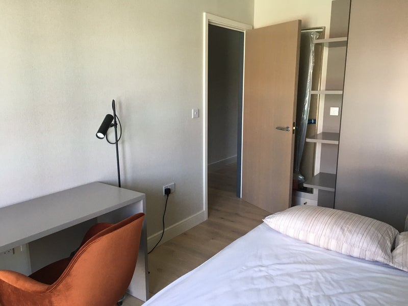 Room Devan Grove in Greater London