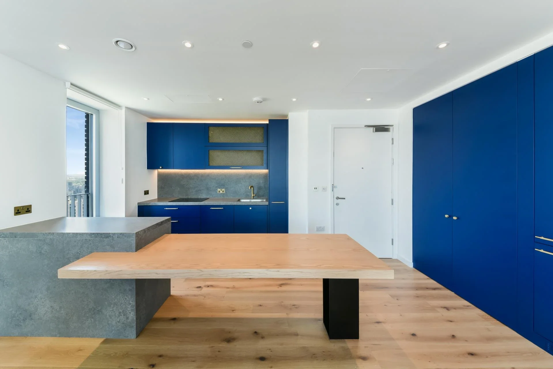 Flat Castle Slip in Greater London