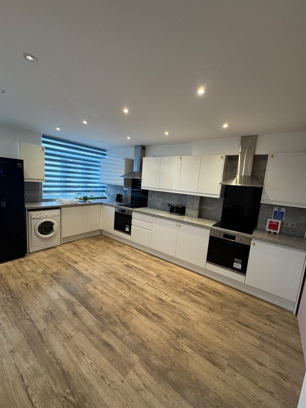Room Ellesmere Avenue in Greater London