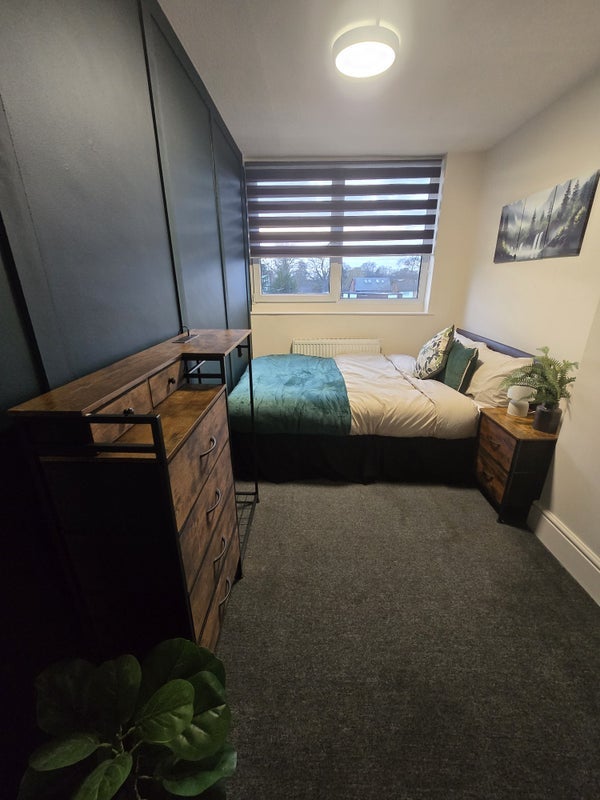 Room Ellesmere Avenue in Greater London