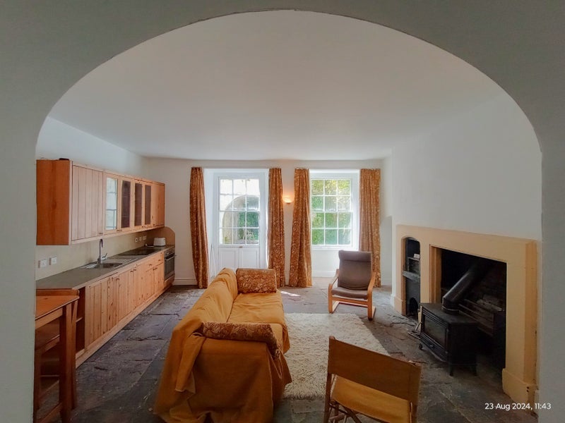 Flat Cornwallis Crescent in Bristol