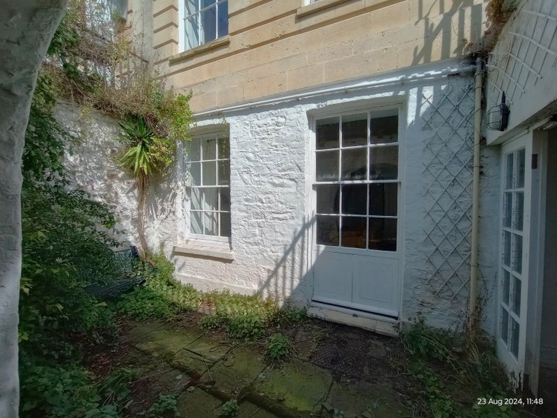 Flat Cornwallis Crescent in Bristol