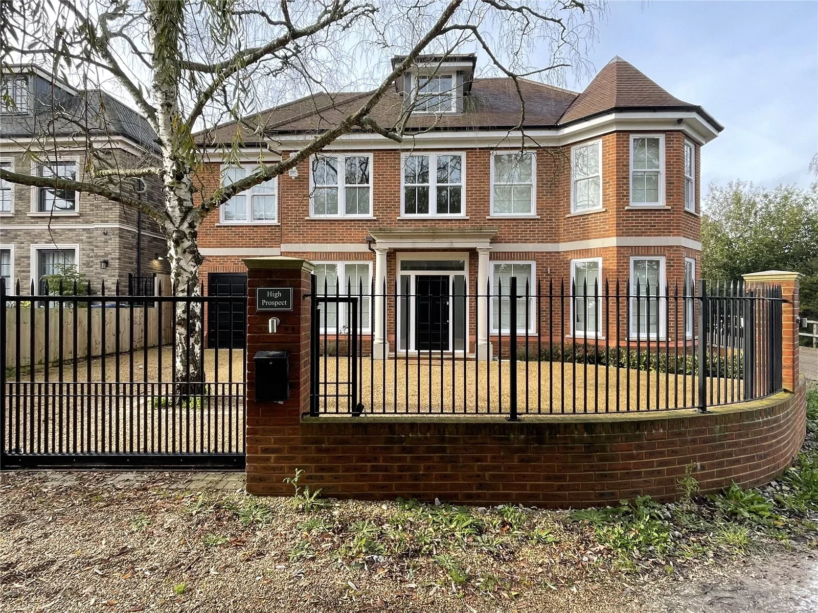 House Arkley Drive in Greater London