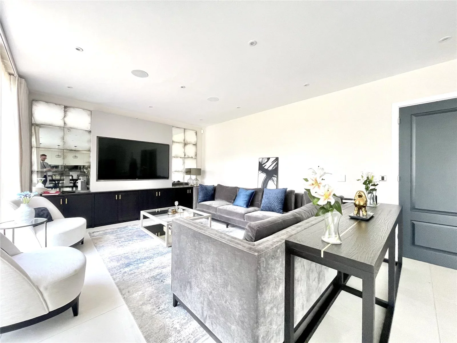 House Arkley Drive in Greater London