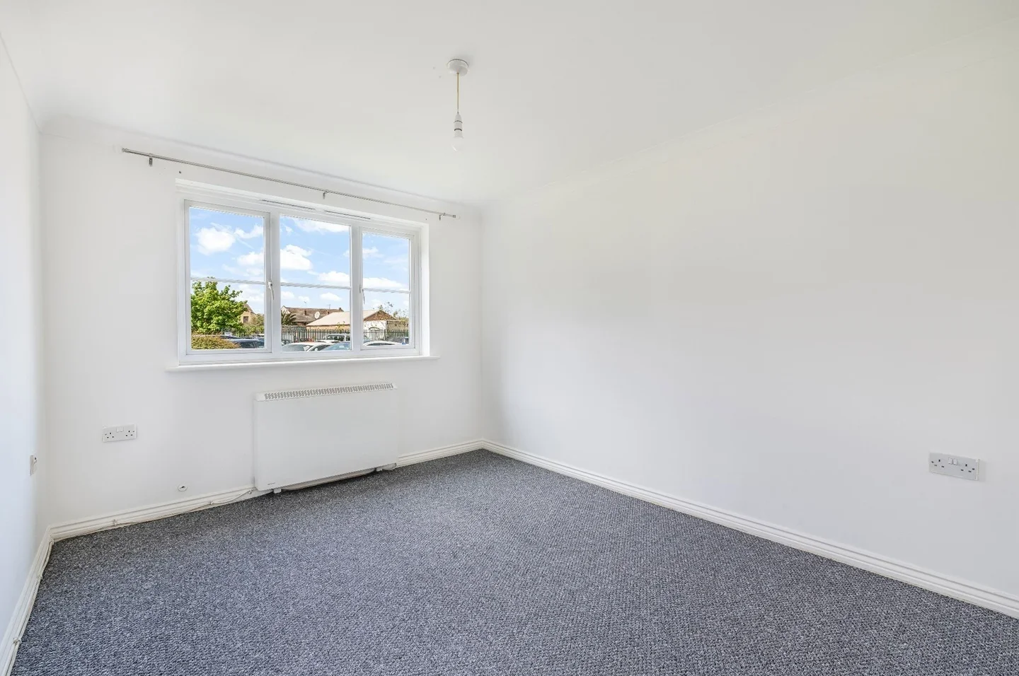 Flat Selwyn Road in Tilbury