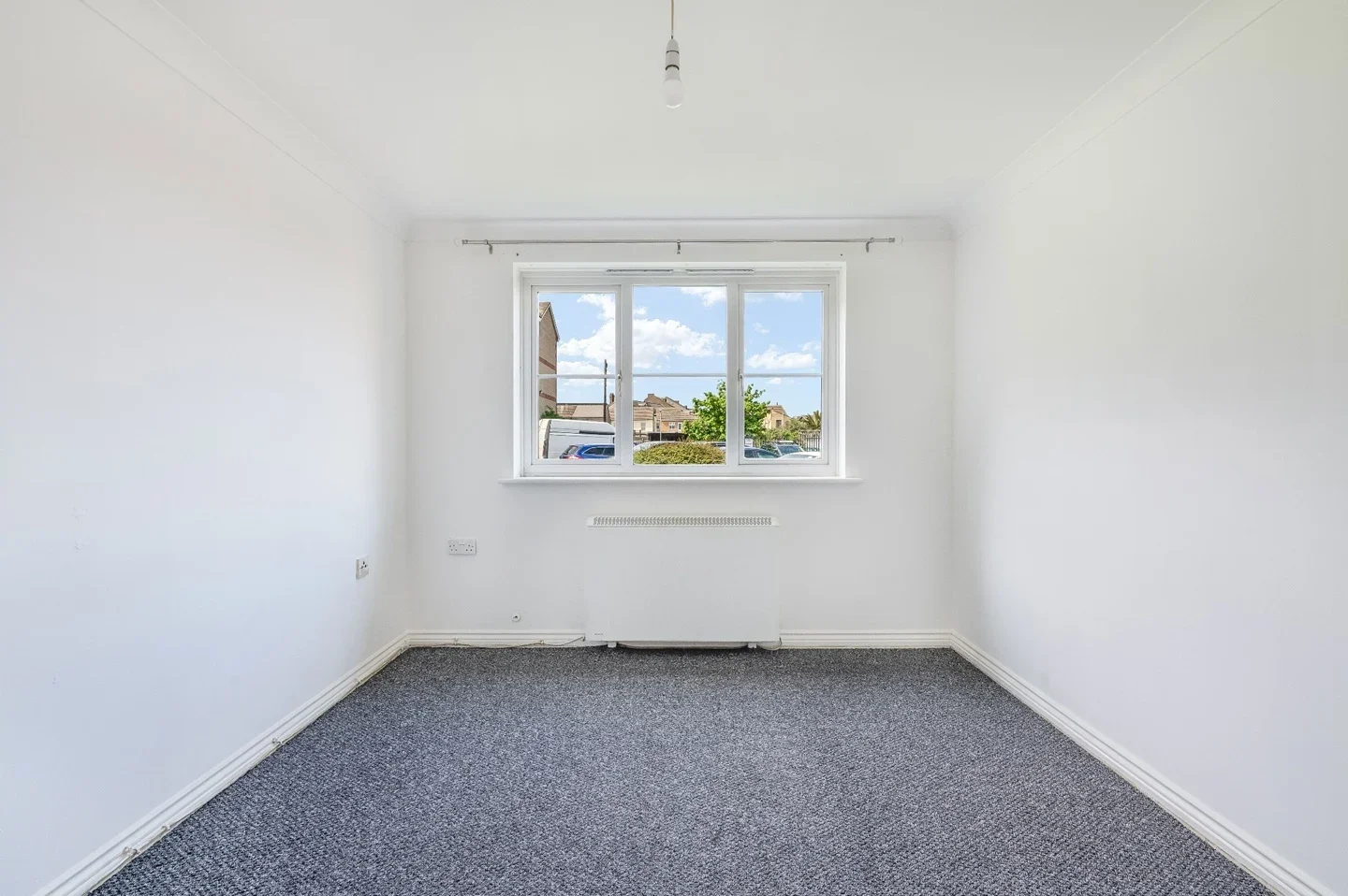 Flat Selwyn Road in Tilbury