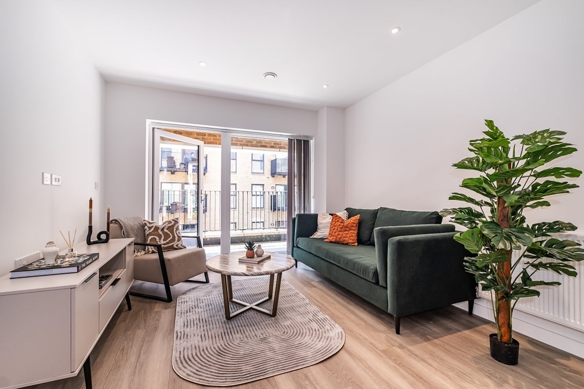 Flat Rolfe Terrace in Greater London