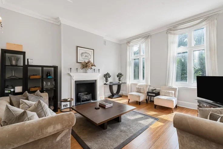 Flat Lennox Gardens in Greater London