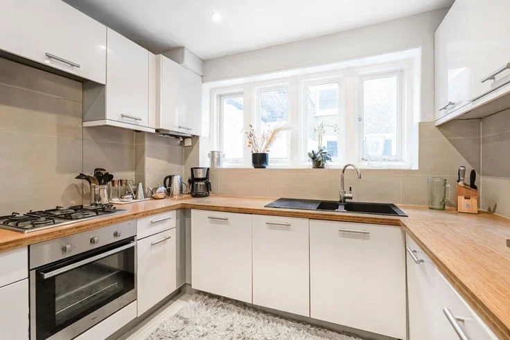 Flat Lennox Gardens in Greater London