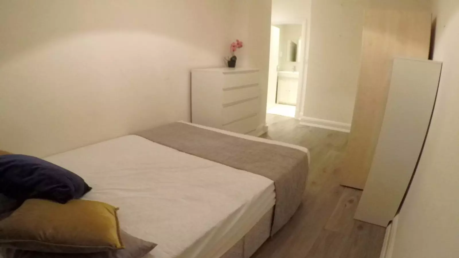 Flat Tachbrook Street in City of Westminster