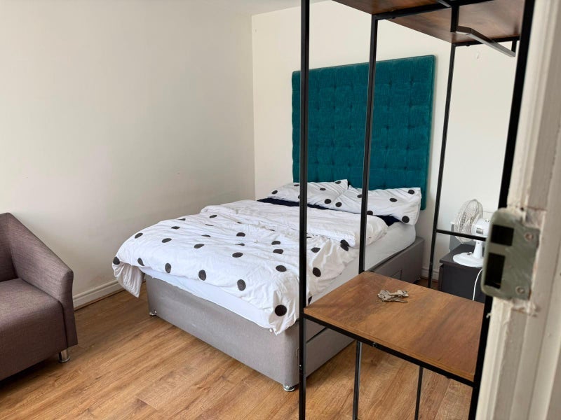 Room Furness Road in Manchester