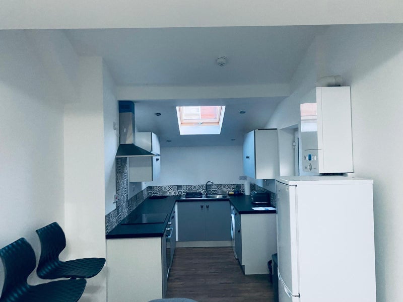 Room Furness Road in Manchester