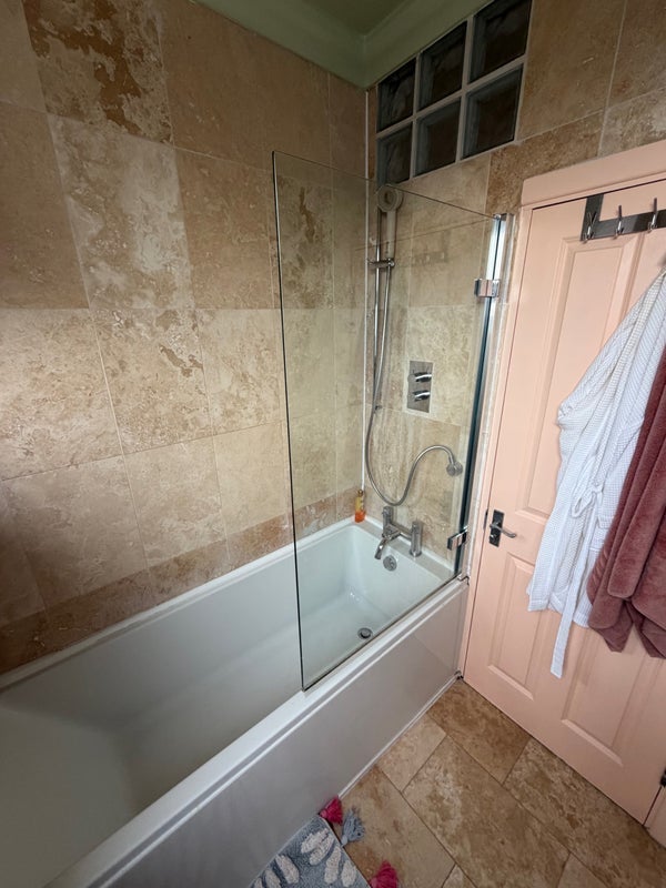 Room Chimes Avenue in Greater London