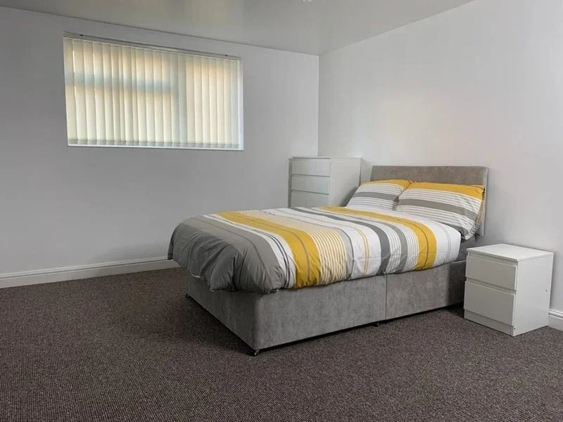 Room Vernon Street in Farnworth