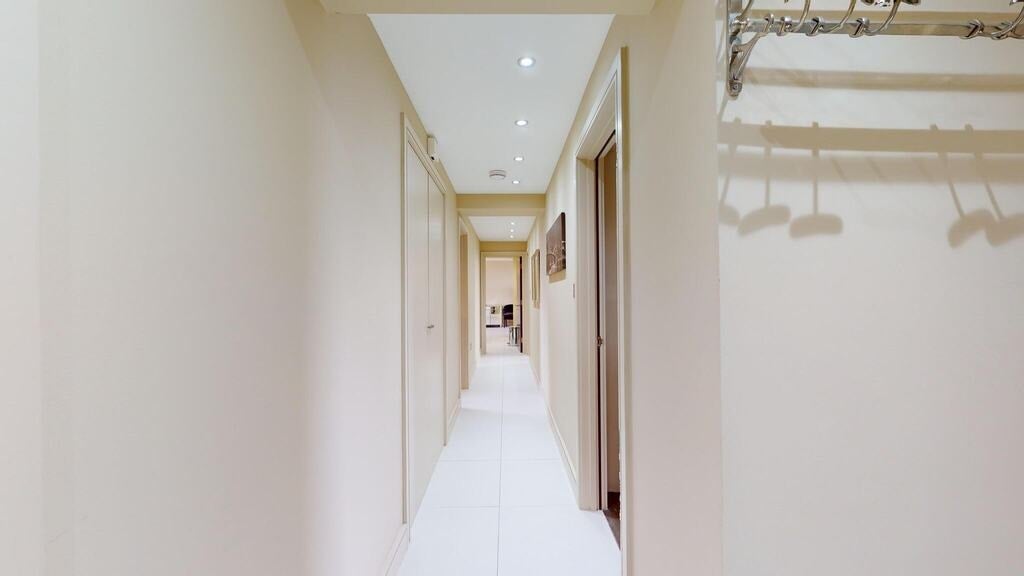 Flat Boydell Court in Greater London