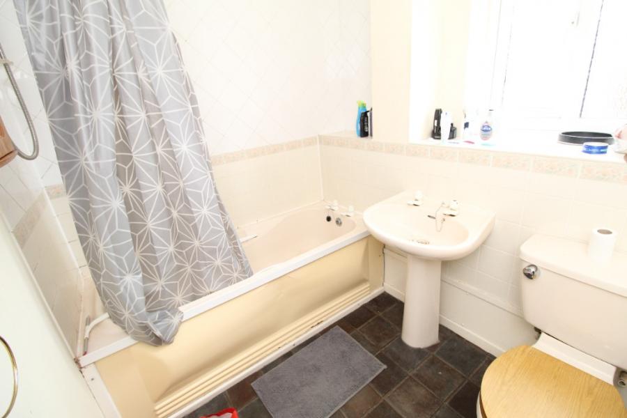 House Falcon Close in Nottingham