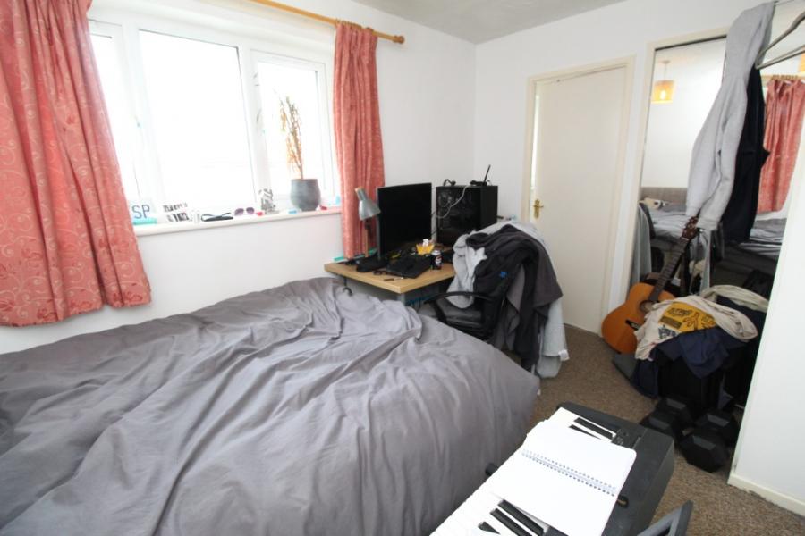 House Falcon Close in Nottingham