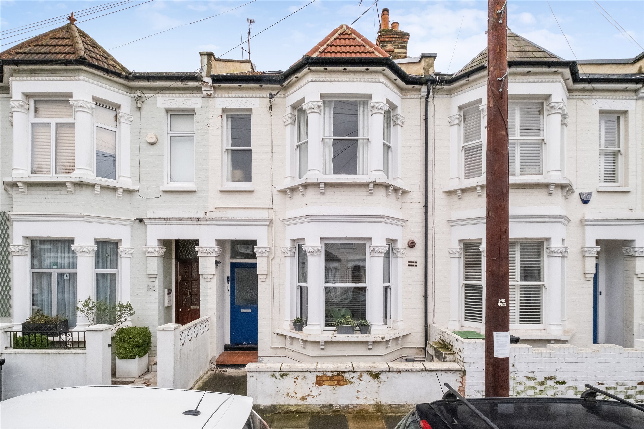 Flat Biscay Road in Greater London