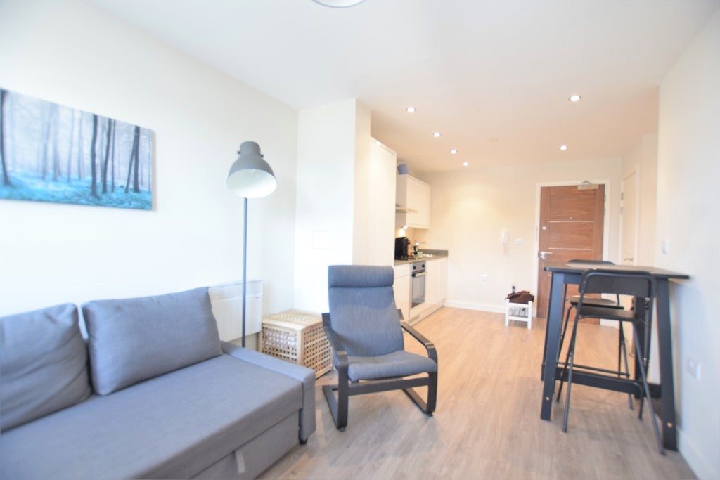 Flat Perth Road in Greater London