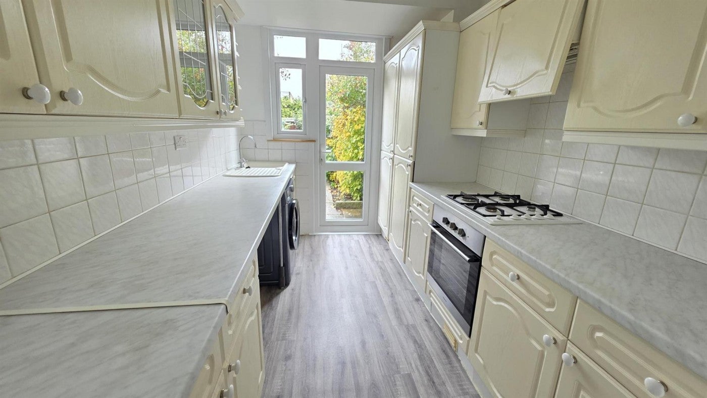 House Albert Avenue in Greater London