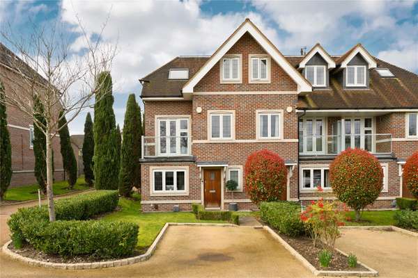 House Thomas More Gardens in Elmbridge