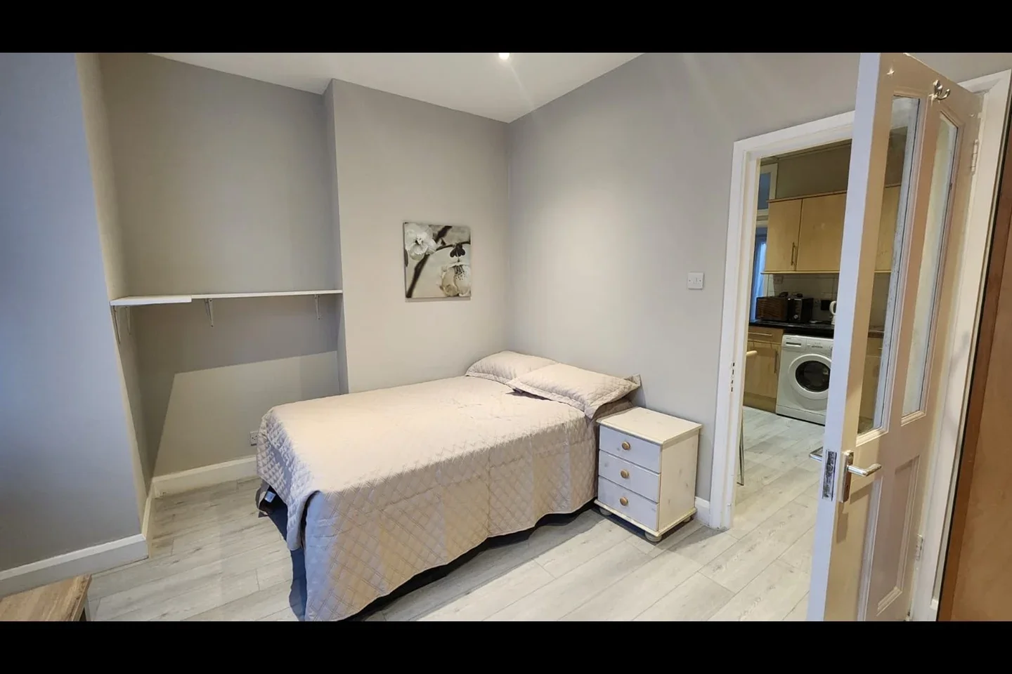 Flat Moorcroft Road in Greater London