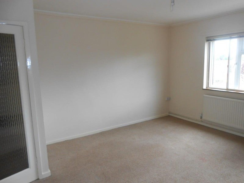 Flat Central Avenue in Peterborough