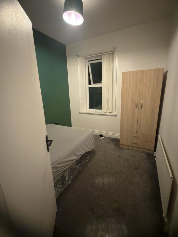 Room Wingrove Gardens in Newcastle upon Tyne