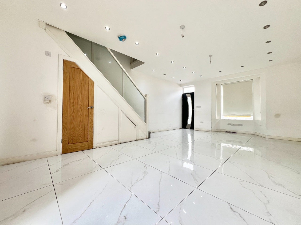 House Mortlake Road in Greater London