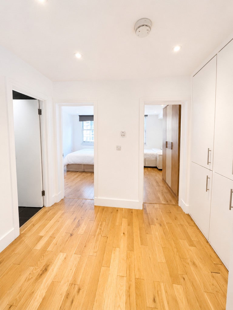 Flat Navigator Square in Greater London