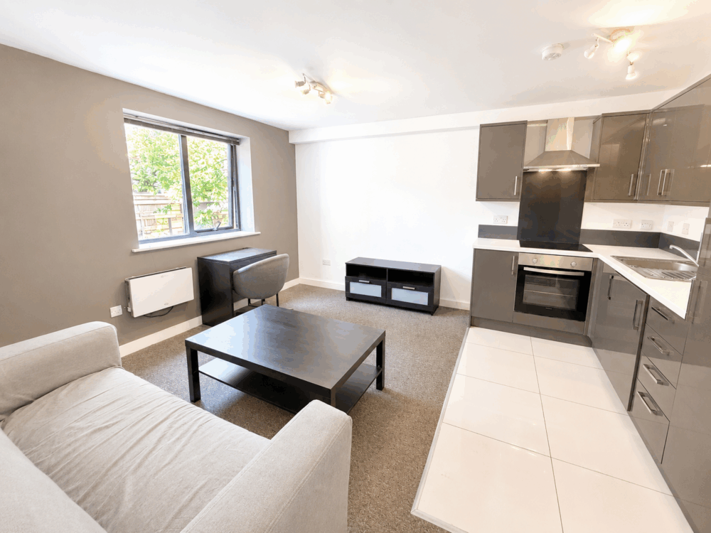 Flat Llanbleddian Gardens in Cardiff