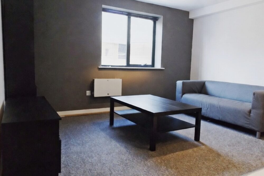 Flat Llanbleddian Gardens in Cardiff