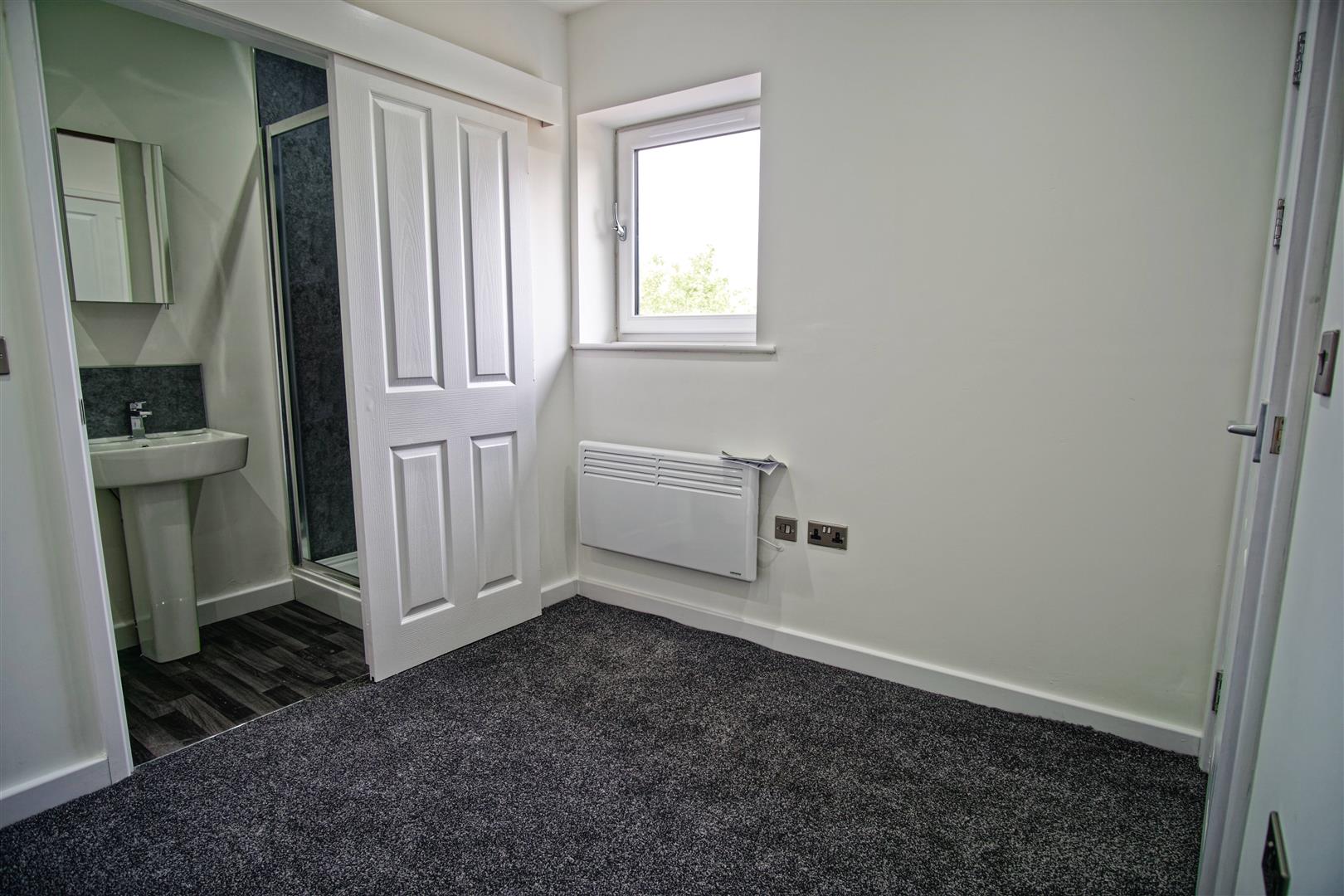 Flat Cambridge Walk in Preston
