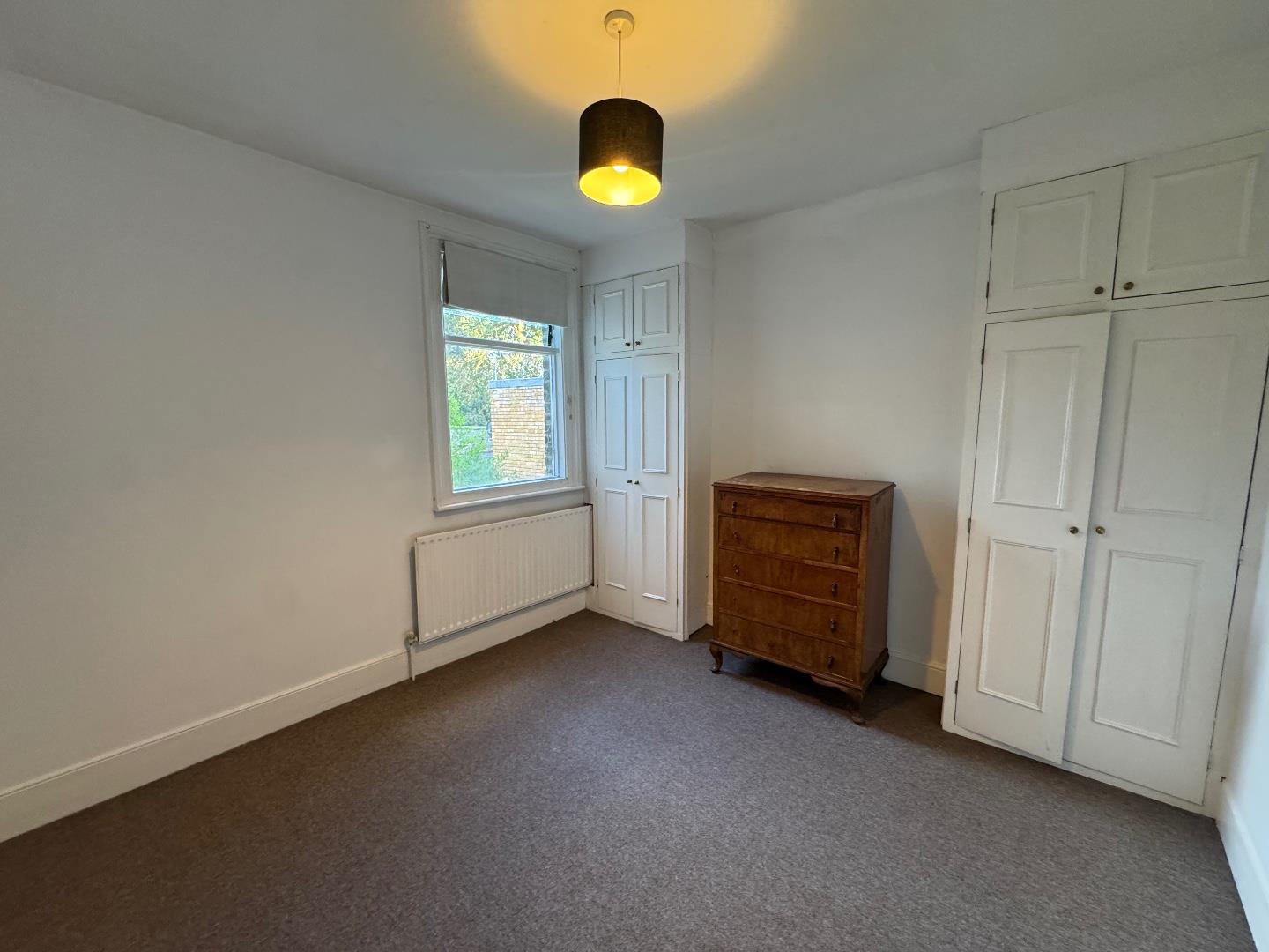 Flat Newton Avenue in London