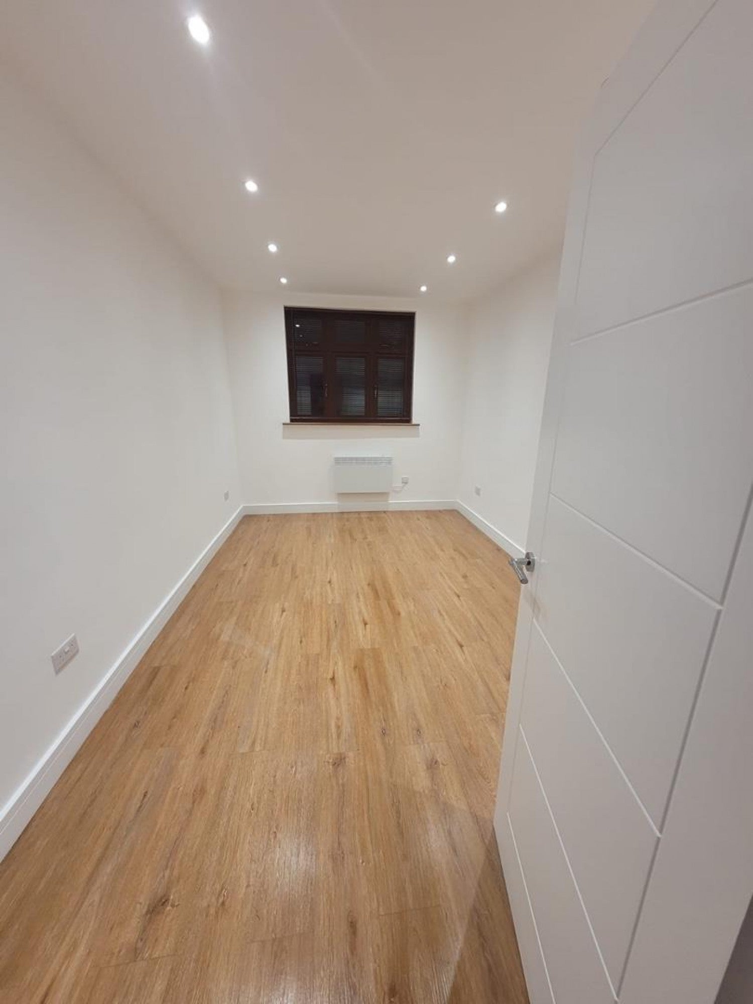 Flat Salisbury Road in Greater London