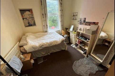 Room Regent Park Avenue in Leeds