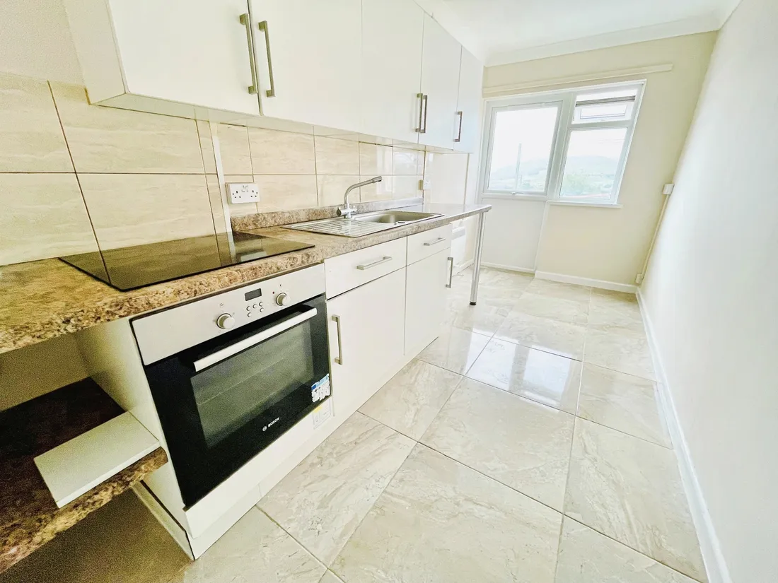 Flat Heol Isaf in Brynmawr