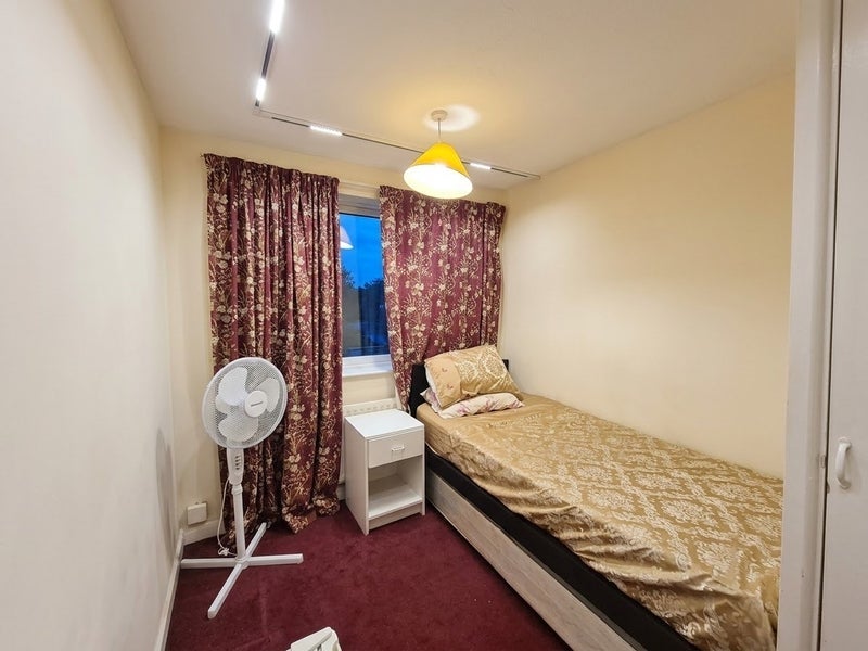 Room Caddick Close in Bristol