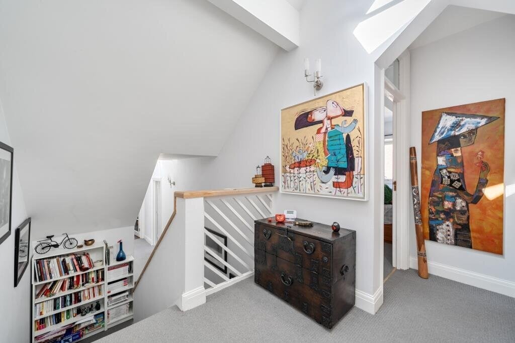 Flat Mapesbury Road in Greater London