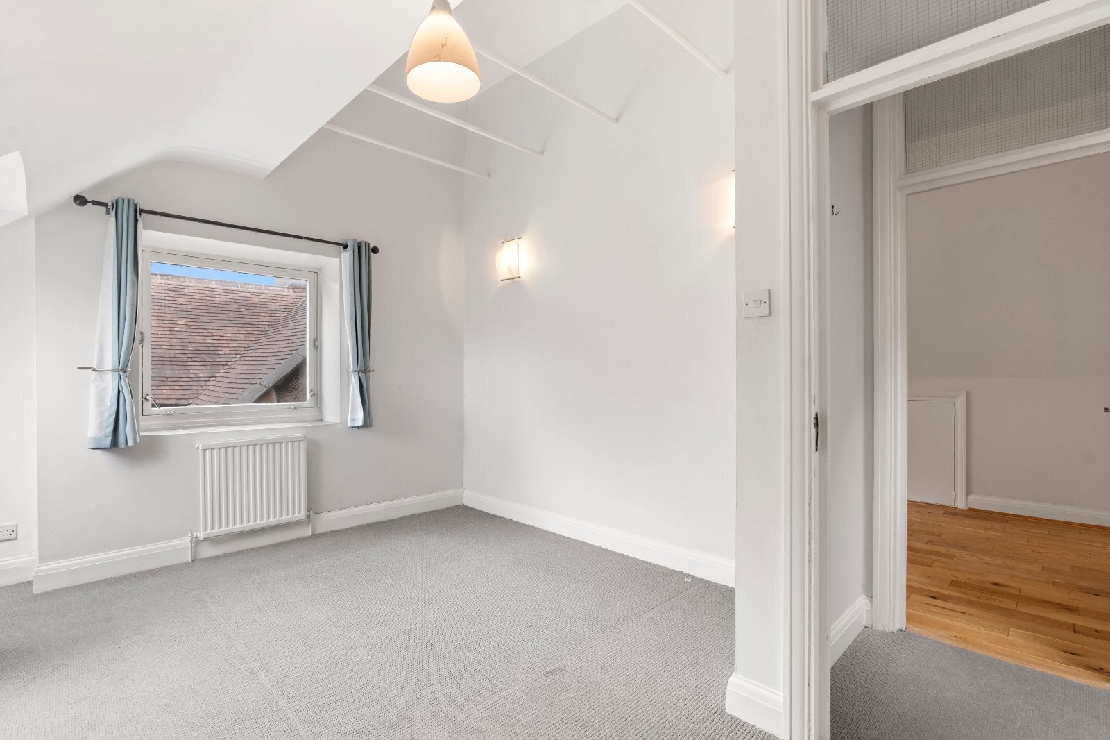 Flat Mapesbury Road in Greater London