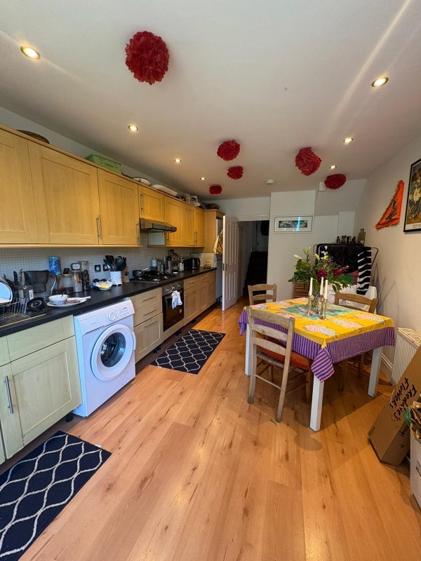 Room Newick Road in Greater London