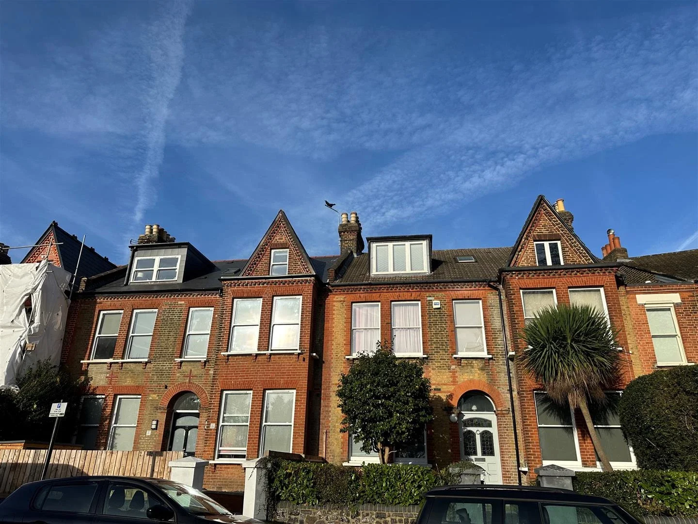 Flat Mount View Road in Greater London